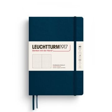 Leuchtturm1917 Not Defteri Orta Boy (A5), Sert Kapak, 251 Numaralandırılmış Sayfa, Derin Deniz - Noktalı