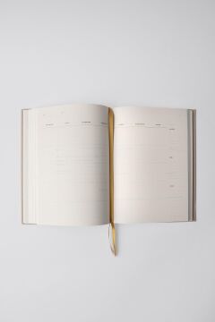 Lugat365 x Karatis 16*22 144 Yaprak Süresiz Ajanda, Krem