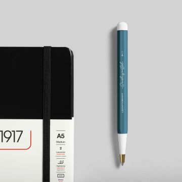 Leuchtturm1917 Drehgriffel Nr. 1, Siyah Mürekkepli Jel Kalem, Taş Mavi