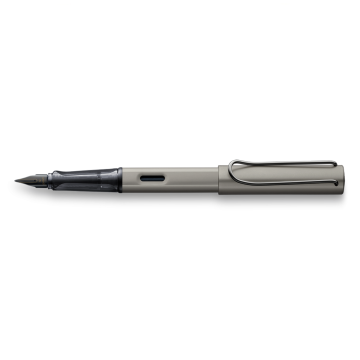 Ручка Lamy Lx с наполнителем, алюминиевый корпус, металлическая клипса с покрытием из рутения, основание крышки и ручки с покрытием из рутения, блестящий черный кончик, рутениевое покрытие.