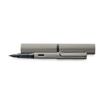 Ручка Lamy Lx с наполнителем, алюминиевый корпус, металлическая клипса с покрытием из рутения, основание крышки и ручки с покрытием из рутения, блестящий черный кончик, рутениевое покрытие.
