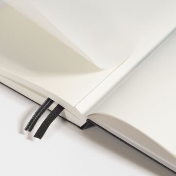 Leuchtturm1917 Not Defteri Tablet Boy (B5), Sert Kapak, 219 Numaralandırılmış Sayfa Siyah - Kareli