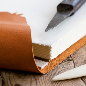 Leuchtturm1917 Not Defteri Cep Boy (A6), Deri Kapak Siyah - Noktalı