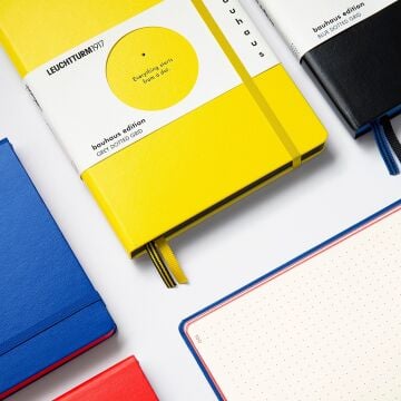 Leuchtturm1917 Bauhaus Serisi Not Defteri, Orta Boy (A5), Sert Kapak, 251 Numaralandırılmış Noktalı Sayfa,