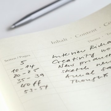 Leuchtturm1917 Not Defteri Orta Boy (A5), Sert Kapak, 251 Numaralandırılmış Sayfa, Siyah - Düz