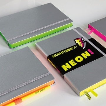 Leuchtturm1917 Not Defteri Orta Boy (A5), NEON - Antrasit Gri Sert Kapak, 251 Numaralandırılmış Sayfa,