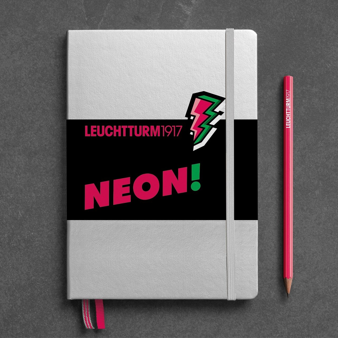 Leuchtturm1917 Not Defteri Orta Boy (A5), NEON - Antrasit Gri Sert Kapak, 251 Numaralandırılmış Sayfa, Neon Pembe