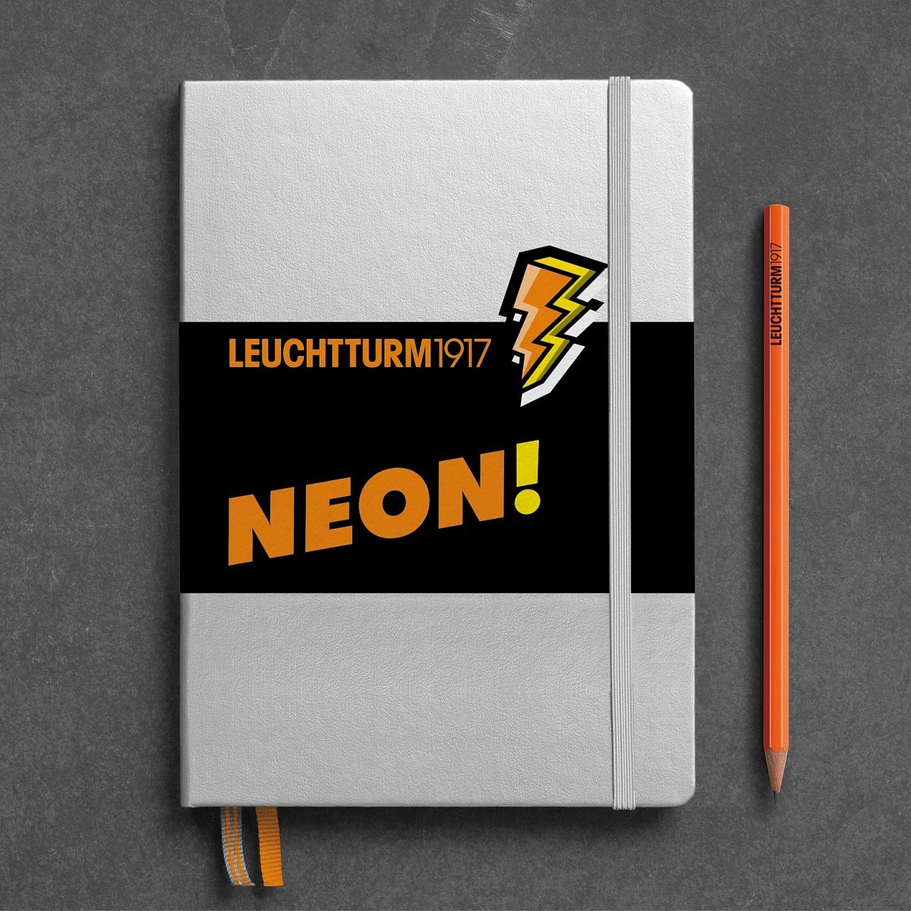 Leuchtturm1917 Not Defteri Orta Boy (A5), NEON - Antrasit Gri Sert Kapak, 251 Numaralandırılmış Sayfa, Neon Turuncu