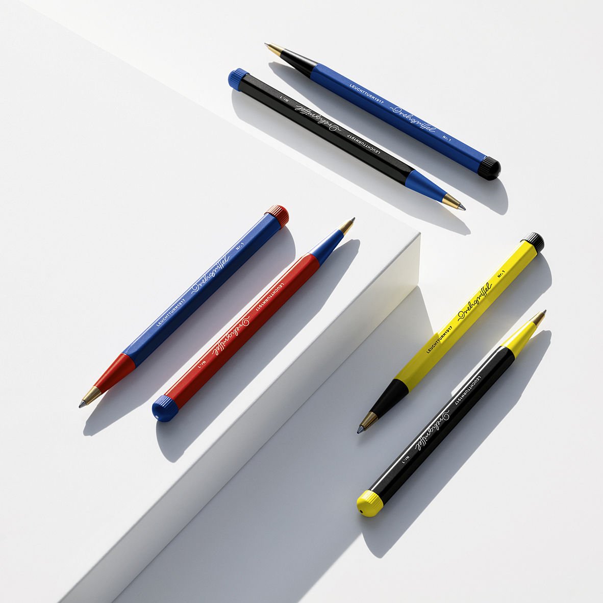 Leuchtturm1917 Bauhaus Serisi Drehgriffel Nr. 1, Kraliyet Mavisi Mürekkepli Tükenmez Kalem,