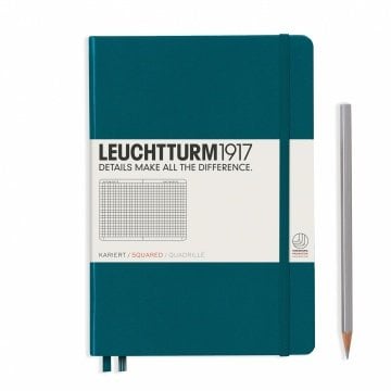 Leuchtturm1917 Not Defteri Orta Boy (A5), Sert Kapak, 249 Numaralandırılmış Sayfa, Pasifik Yeşili - Kareli